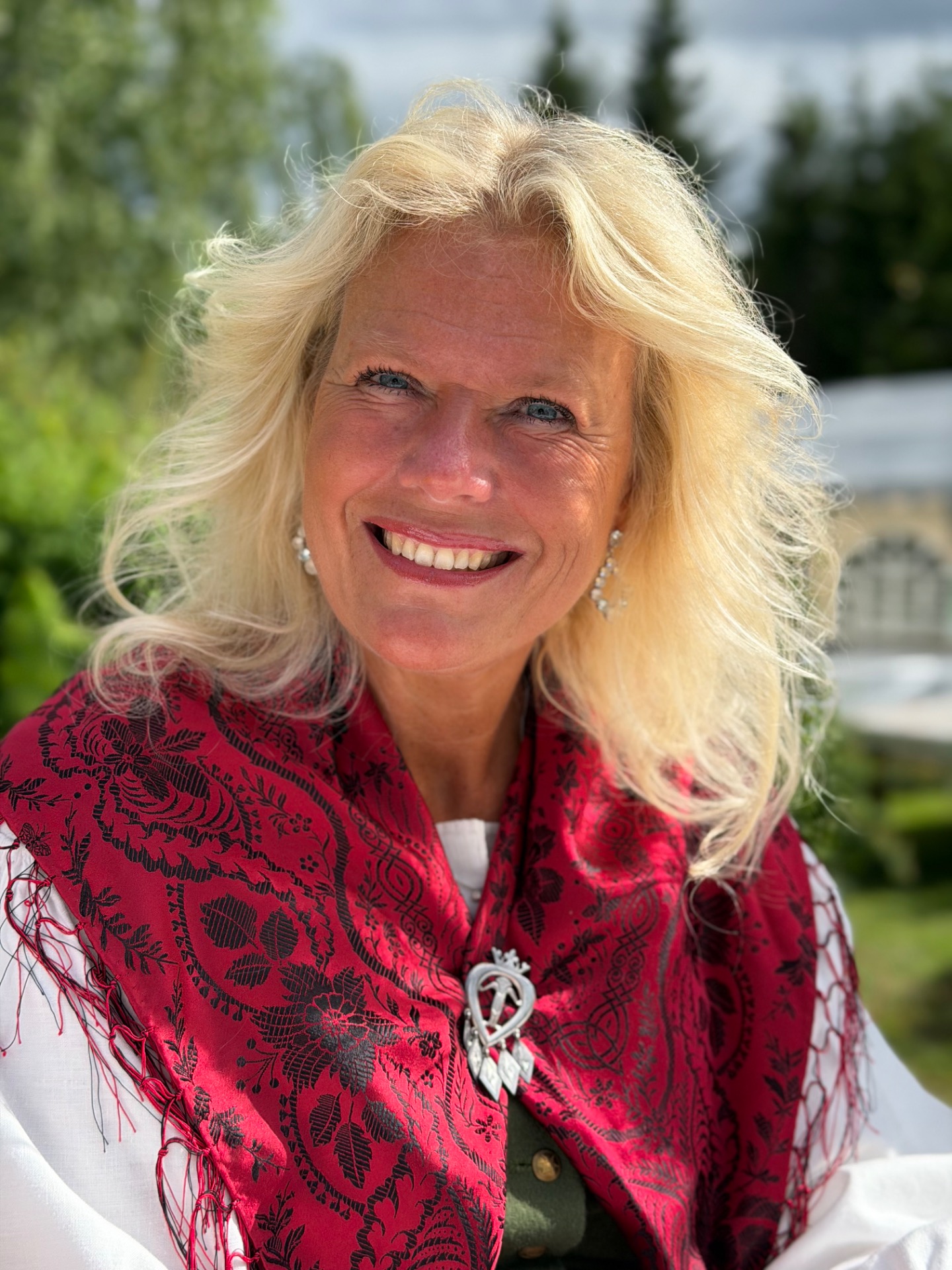 Leg. psykolog, leg. psykoterapeut, specialist i klinisk psykologi, handledare och lärare i psykoterapi med inriktning KBT - kognitiv beteendeterapi